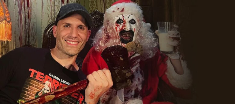 Voici Art The Clown en tant que Père Noël dans BTS Peek At &lsquo;Terrifier 3&rsquo;