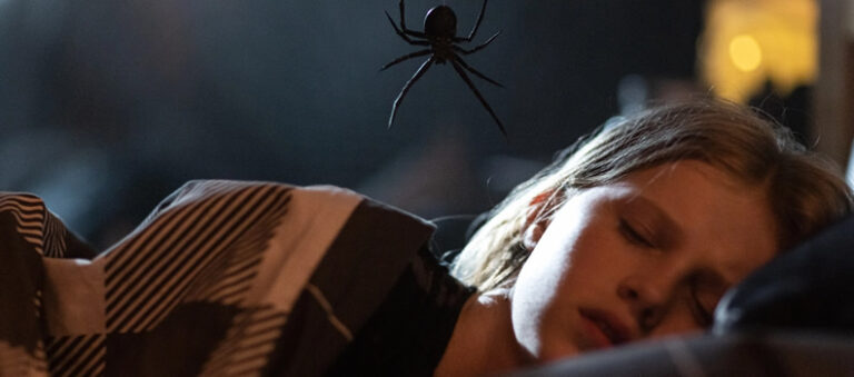 Creepy-Crawly Pic &lsquo;Sting&rsquo; obtient une date de sortie et sort une bande-annonce