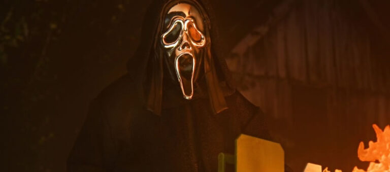 NECA dévoile la figurine Ghostface exclusive à Walmart