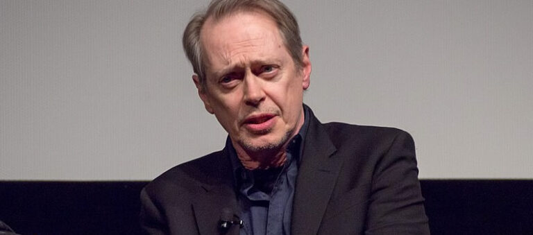 Steve Buscemi rejoint le casting de « Mercredi »
