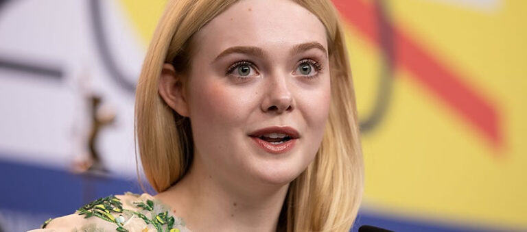 Elle Fanning en négociations pour jouer dans le nouveau film « Predator »