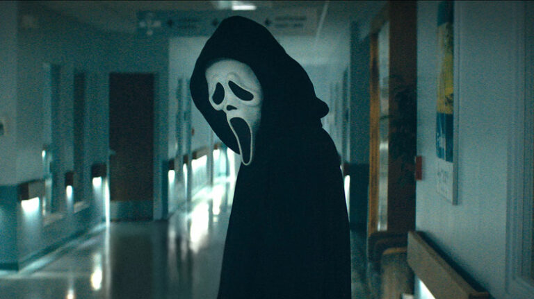 Pourquoi les couples achètent le masque Ghostface de Scream cet Halloween (c'est sale)