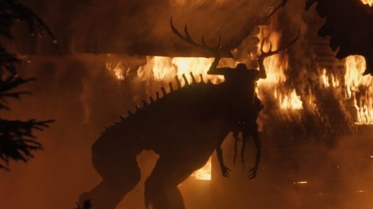 Qu'est-ce que le monstre dans « The Ritual » – Un dieu du film d'horreur, expliqué