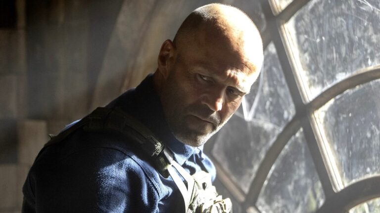 Une revue de l'homme qui travaille: Jason Statham brille dans le thriller de formule de David Ayer