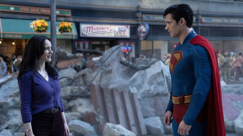 Lois et Clark conversent en 