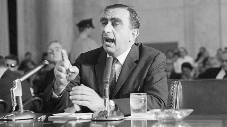 Edward Teller témoignant à Washington, DC en 1963.