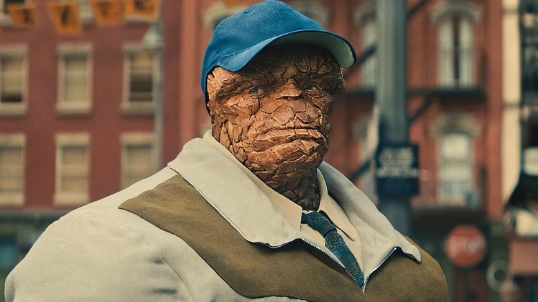 Ben Grimm portant une casquette de baseball et à la recherche de Fantastic Four: First Steps (2025)