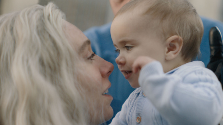 Sue et Baby Franklin sont face à face