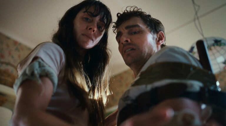 Revue ensemble: Horreur corporelle, vous pouvez apporter une date à