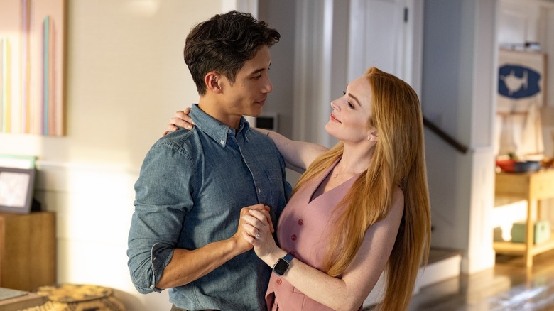 Eric et Anna se tiennent la main (2025)