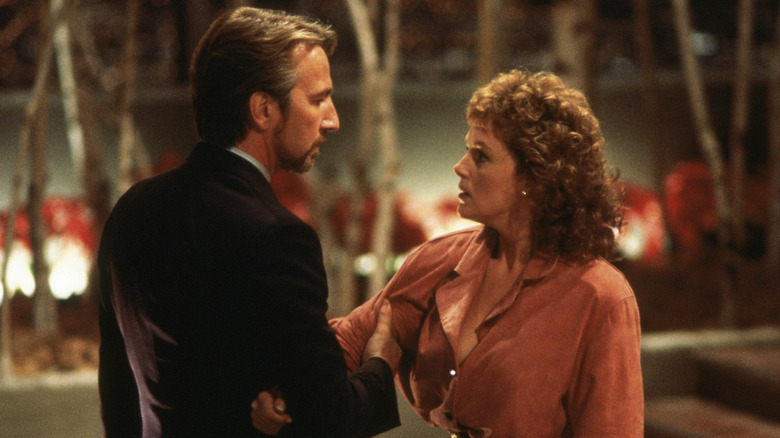 Gruber tient Holly en otage 