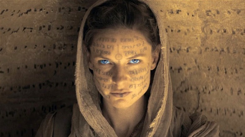 Lady Jessica aux yeux bleus