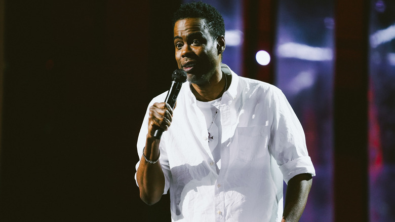 Chris Rock interprète la comédie debout