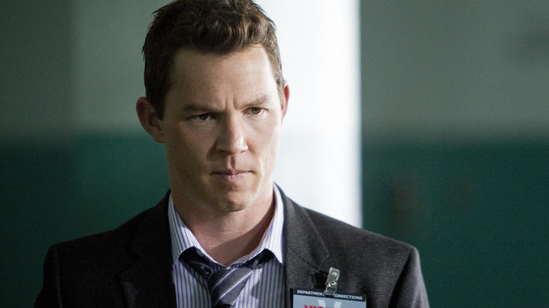 Sammy Bryant fronçant les sourcils 