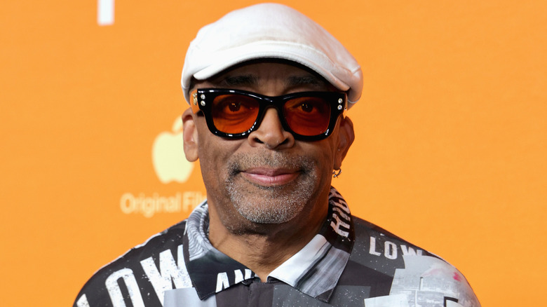 Spike Lee souriant sur le tapis rouge en 2025