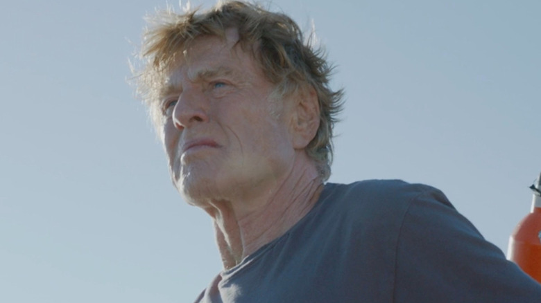 Le personnage de Robert Redford regardant dans l'océan en tout est perdu