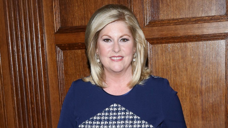 Sue Herera posant pour la photo