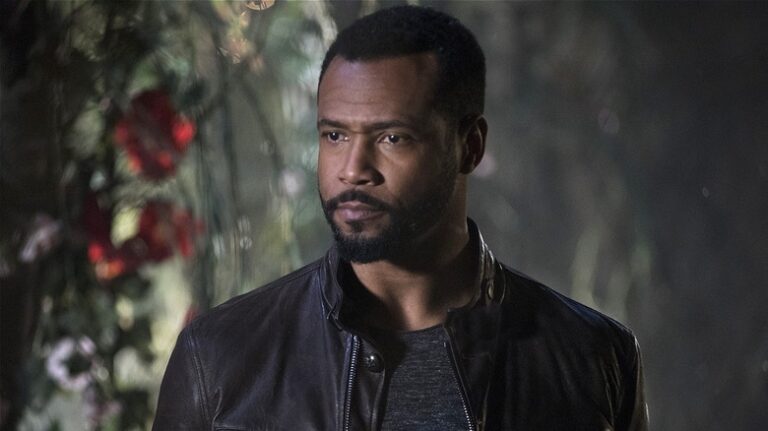 Le commercial d'Old Spice a joué dans une série télévisée fantastique qui mérite un autre regard