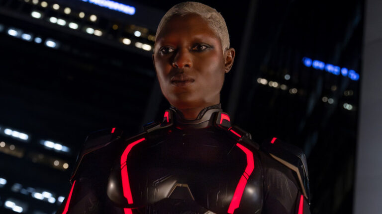 Pourquoi Athéna de Tron : Ares semble si familier