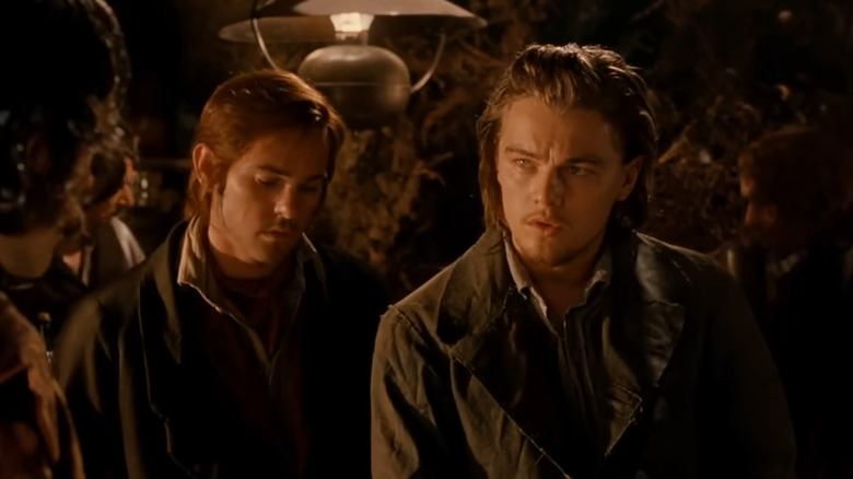 Amsterdam discutant avec Bill dans une salle comble