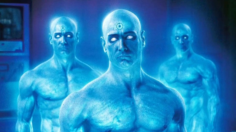 Trois Docteurs Manhattan se réunissent dans 