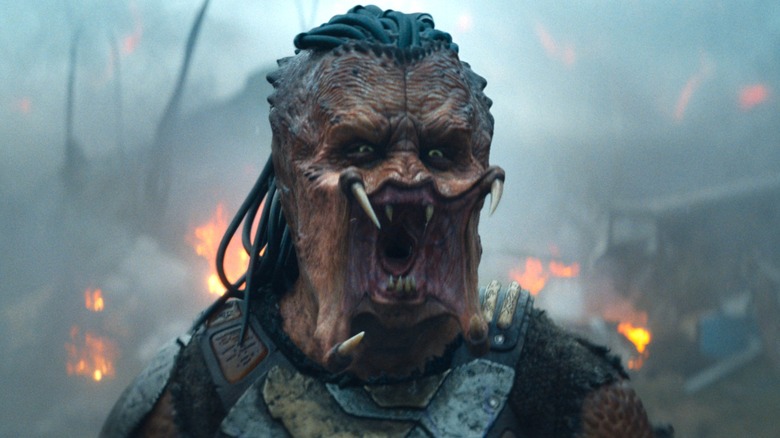 Dek crie dans Predator: Badlands