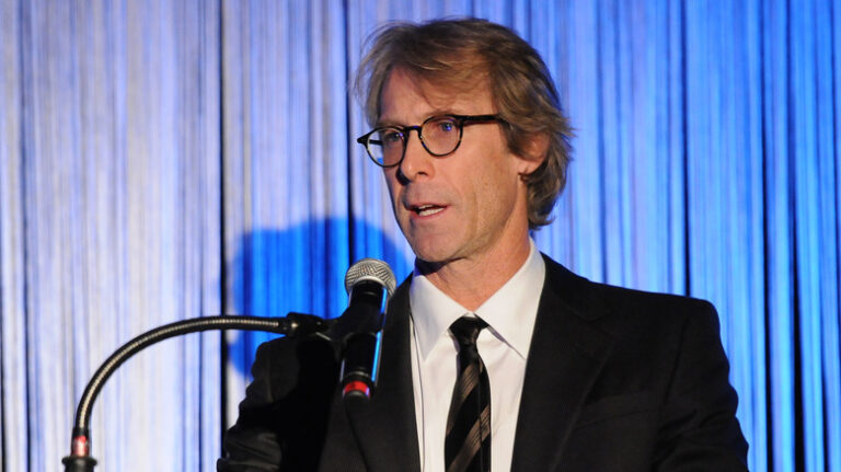 Le thriller d'action sous-estimé de Michael Bay en 2022 devrait figurer sur votre liste de surveillance Netflix