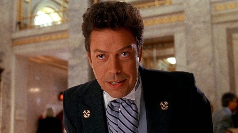 Pourquoi Tim Curry a menti à Ivana Trump lors du tournage de Home Alone 2