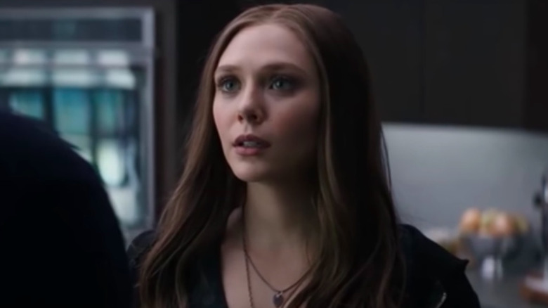 Elizabeth Olsen dans le rôle de Wanda Maximoff dans Captain America : Civil War