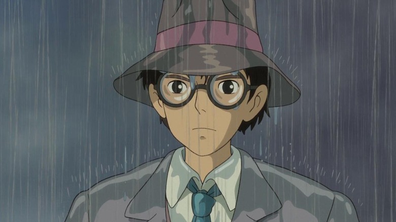 Jiro debout sous la pluie dans The Wind Rises (2013)