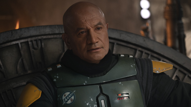 Boba Fett de Temuera Morrison a l'air pensif dans Le Livre de Boba Fett