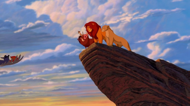 Simba, Nala, Timon et Pumbaa sur Pride Rock dans Le Roi Lion