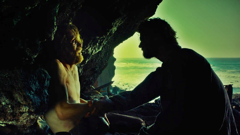 Joy et Chase s'abritent dans une crique 