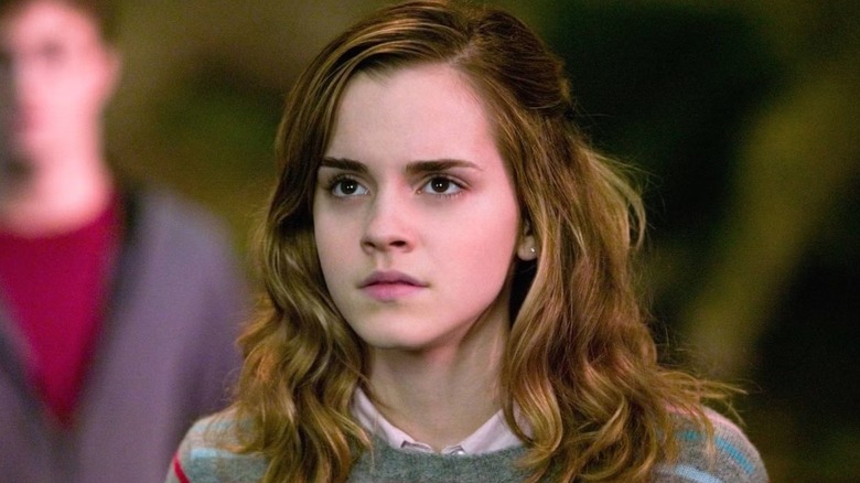 Hermione Granger fronçant les sourcils 