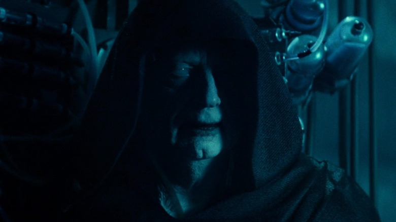 L'empereur Palpatine est d'une manière ou d'une autre revenu 