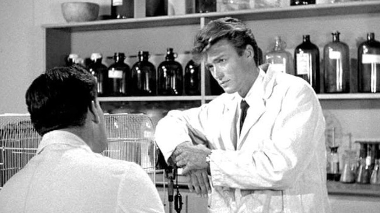 Professeur Ferguson et Jennings en laboratoire