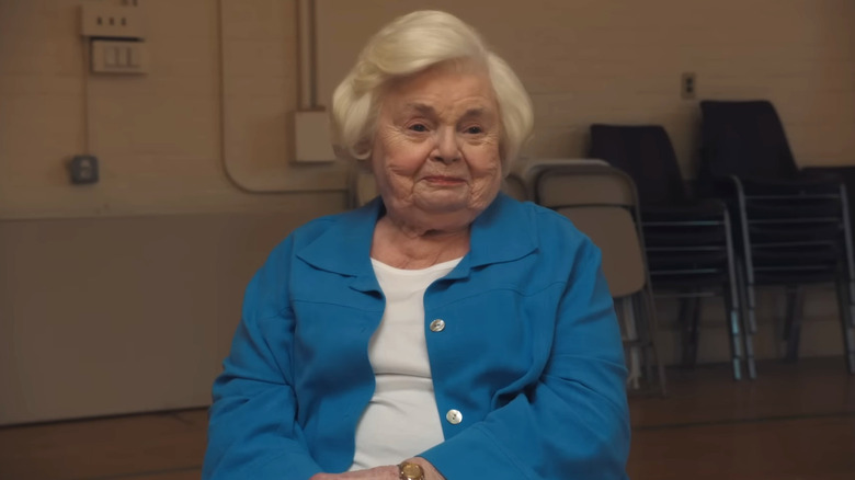 Eleanor Morgenstein souriante dans Eleanor la Grande