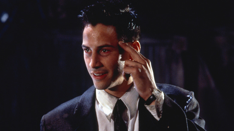 Johnny a l'air fatigué dans Johnny Mnemonic