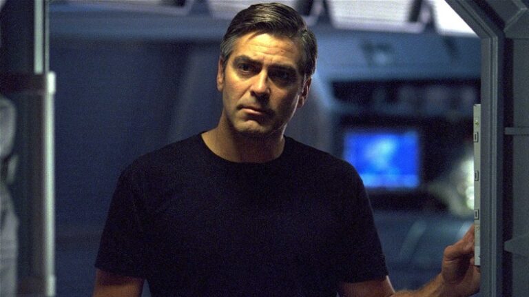 Le film de science-fiction oublié de James Cameron et George Clooney de 2002 mérite une seconde chance
