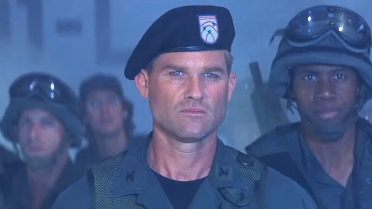 Le film militaire de science-fiction de Kurt Russell qui a donné naissance à une franchise bien-aimée est diffusé sur Prime Video