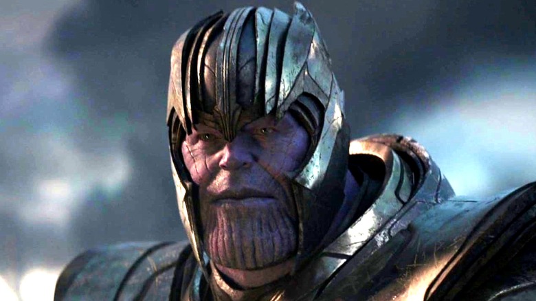 Thanos porte son casque dans Avengers : Endgame