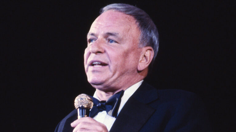 Pourquoi Frank Sinatra s'est vu proposer John McClane avant Bruce Willis