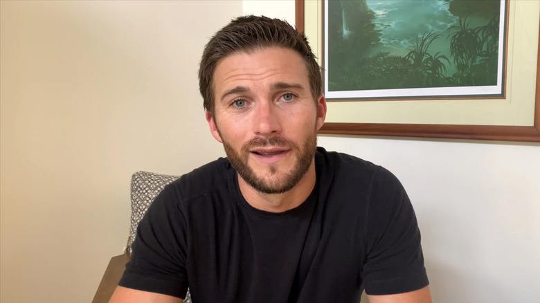 Chaise assise Scott Eastwood