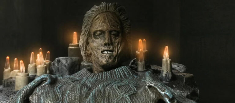 NECA révèle le diorama du sanctuaire de Pamela Voorhees