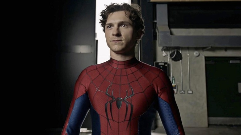 Tom Holland dévoile son nouveau Spider-Suit