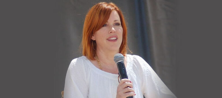 Molly Ringwald rejoint le casting des « Gilets jaunes »