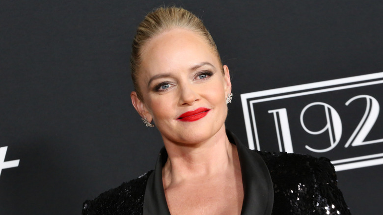 Marley Shelton porte du rouge à lèvres