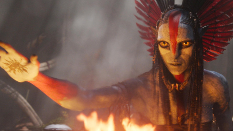 Varang attise le feu dans Avatar : Fire and Ash (2025)