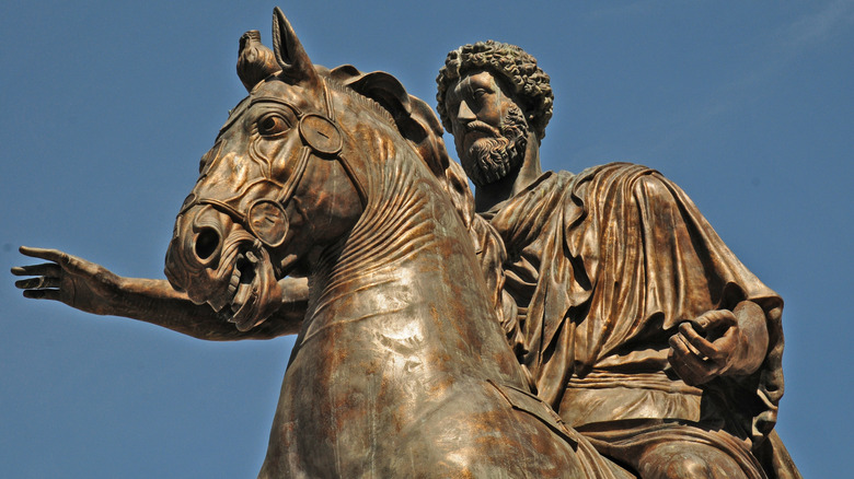 Un monument romain dédié à l'empereur Marc Aurèle à cheval