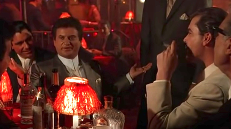 Tommy DeVito demande en quoi il est drôle